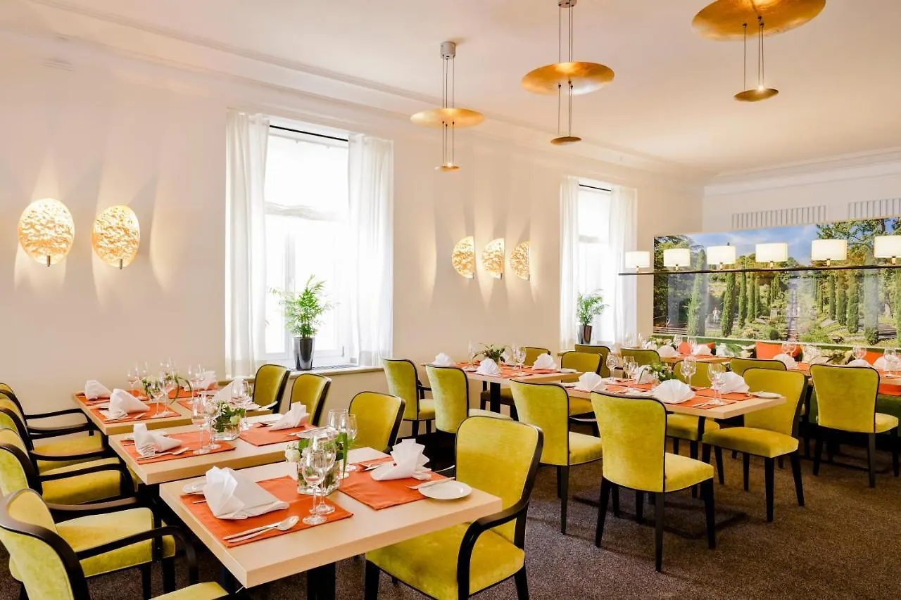 Hotel Reutemann-Seegarten Lindau 4*,  Německo